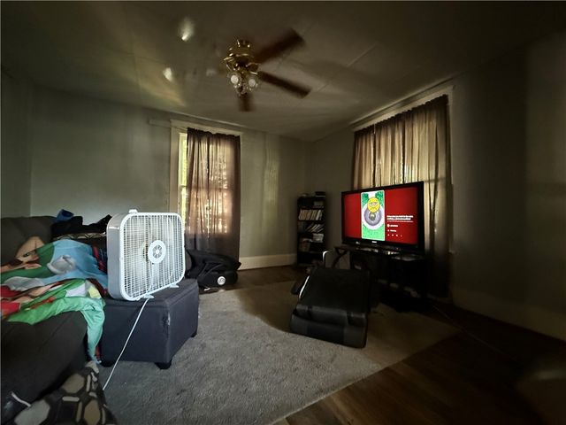 930 Marshall Ave, New Castle, PA 16101