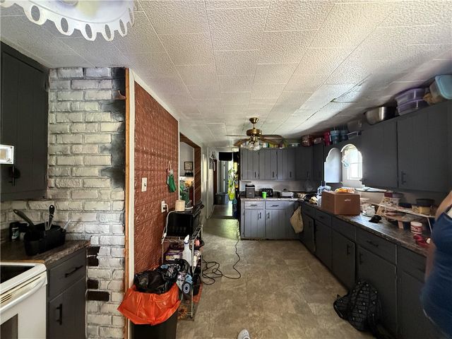 930 Marshall Ave, New Castle, PA 16101