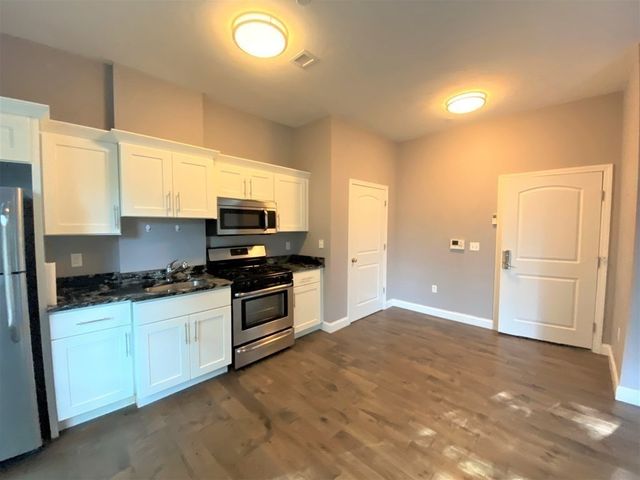 41 Saratoga 4E, Boston, MA 02128