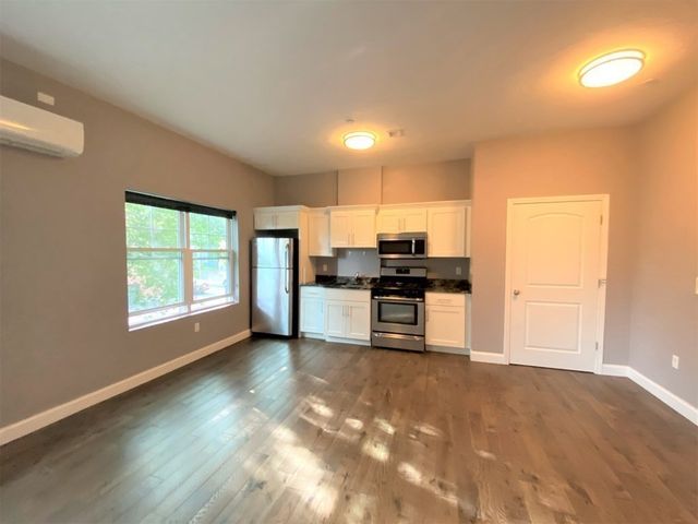 41 Saratoga 4E, Boston, MA 02128