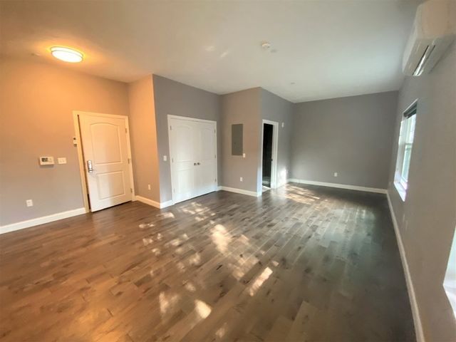 41 Saratoga 4E, Boston, MA 02128