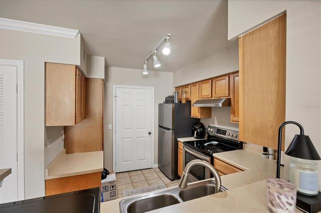 1195 VILLAGIO CIRCLE 102, Sarasota, FL 34237