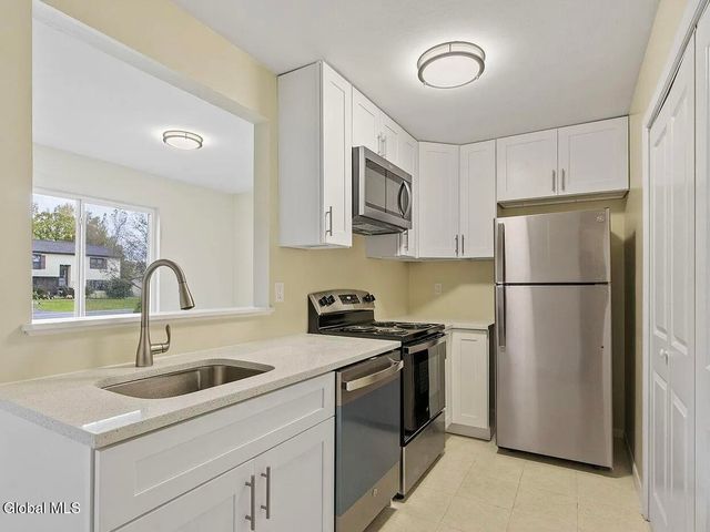 19 Harvest Way B, Waterford, NY 12188