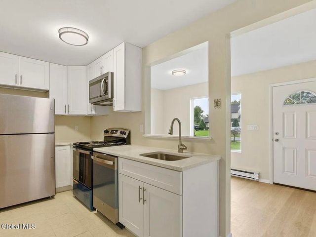 19 Harvest Way B, Waterford, NY 12188