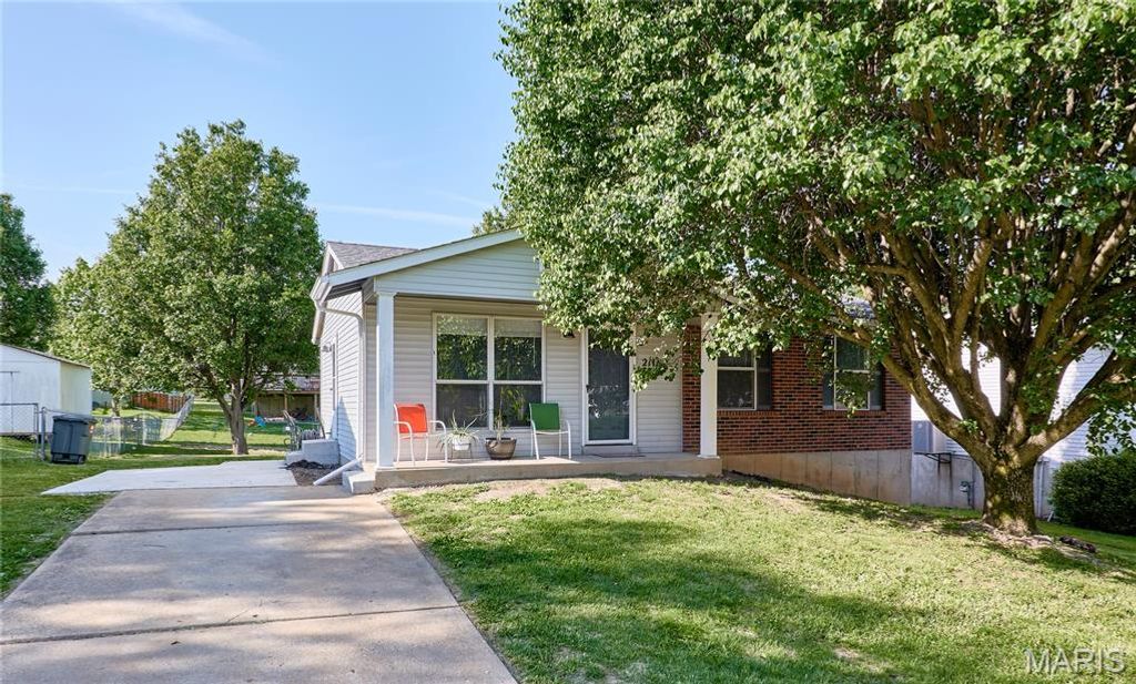 2118 Larkspur Landing, Imperial, MO 63052