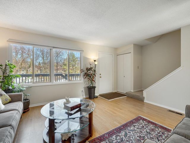 1470 Arden View Drive, Arden Hills, MN 55112