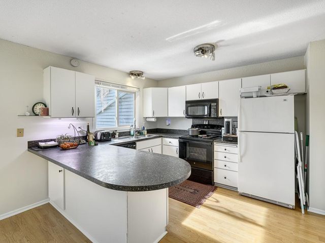 1470 Arden View Drive, Arden Hills, MN 55112