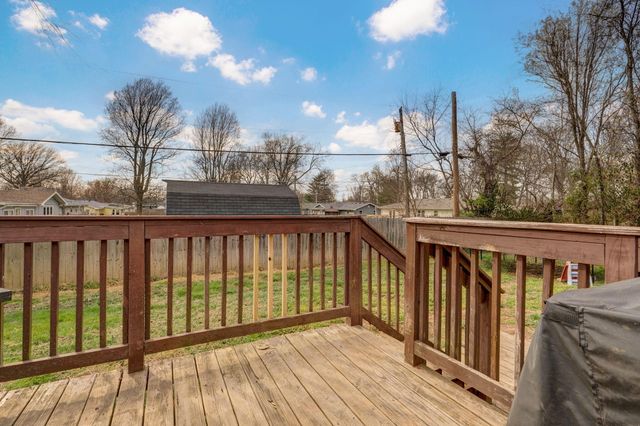 503 N Cherry Circle, Nixa, MO 65714