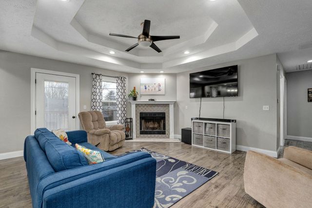 503 N Cherry Circle, Nixa, MO 65714