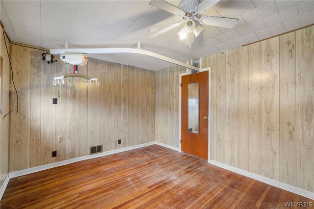 1847 Weston Avenue, Niagara Falls, NY 14305