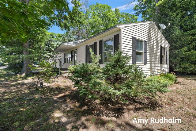 1150 Debaker Road, Muskegon, MI 49442