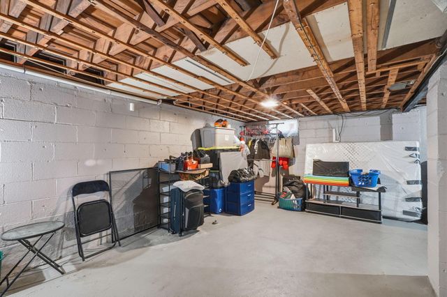 1927 Jermain Drive, Columbus, OH 43219