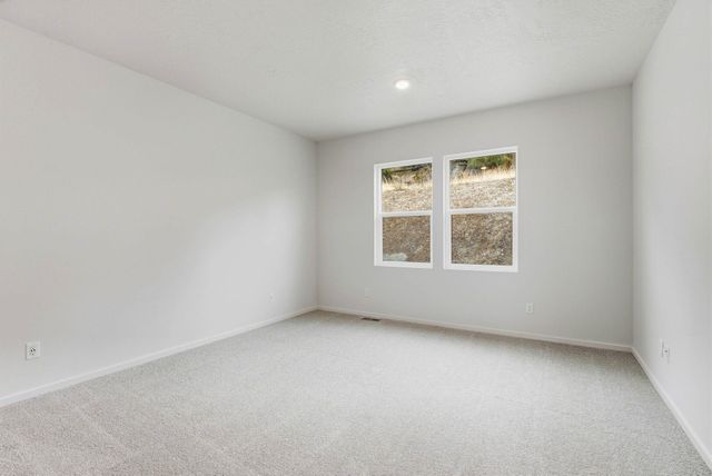 5177 E Mckinnon Ln, Spokane, WA 99212