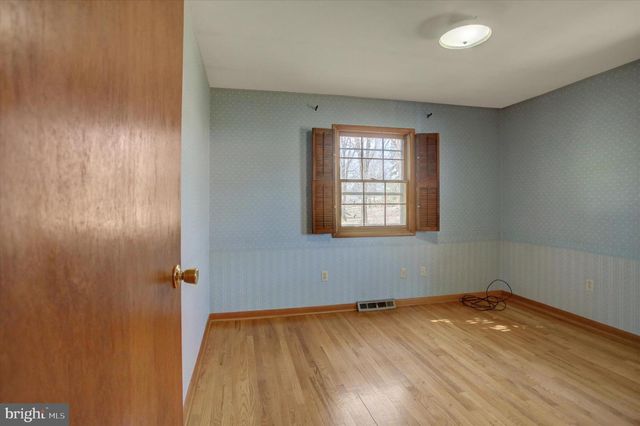 1005 VALLEYBROOK DR, Hagerstown, MD 21742