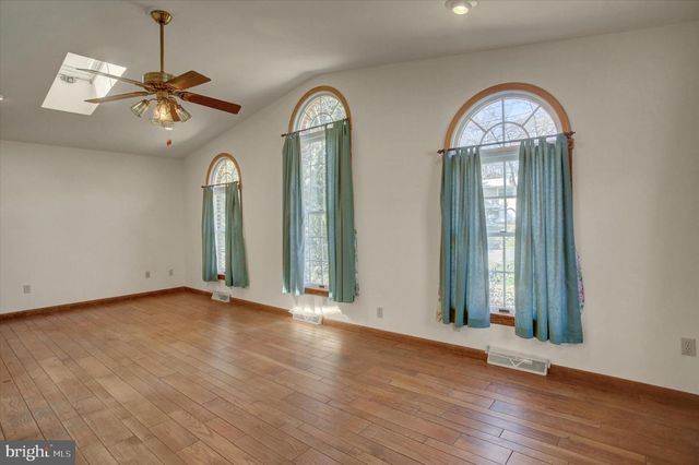 1005 VALLEYBROOK DR, Hagerstown, MD 21742