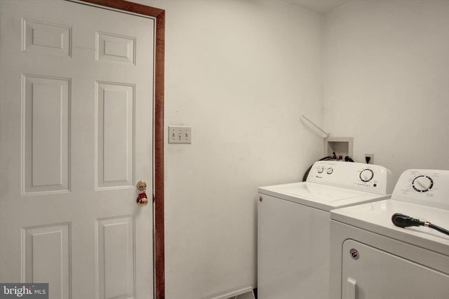 1005 VALLEYBROOK DR, Hagerstown, MD 21742