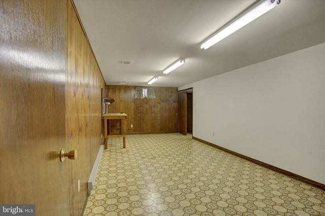 1005 VALLEYBROOK DR, Hagerstown, MD 21742