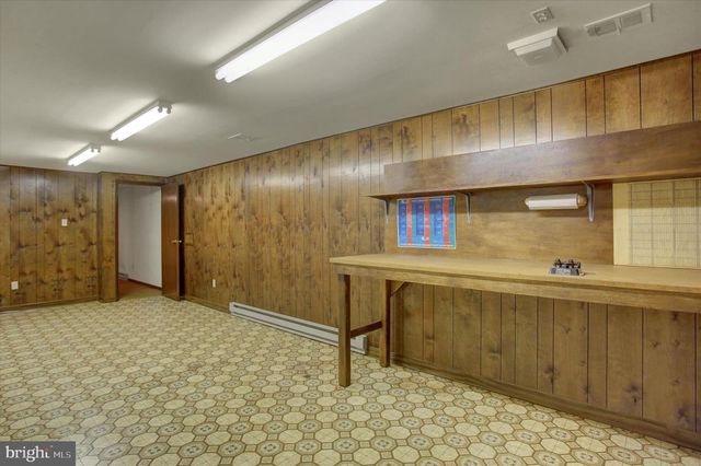 1005 VALLEYBROOK DR, Hagerstown, MD 21742