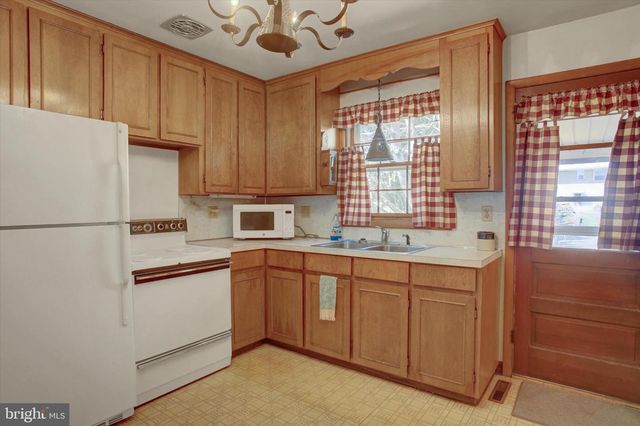 1005 VALLEYBROOK DR, Hagerstown, MD 21742