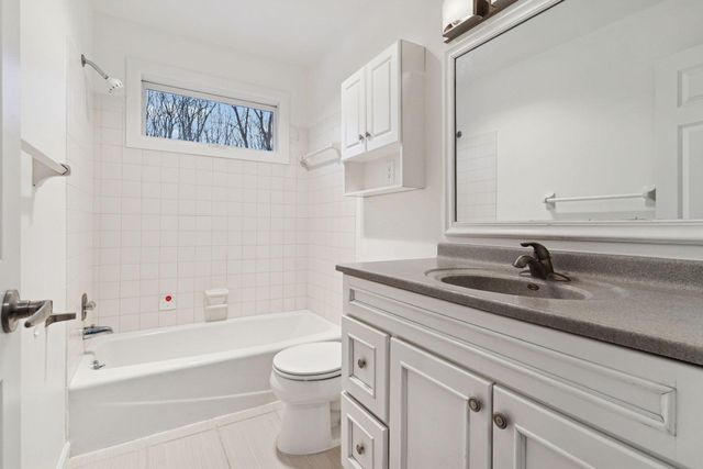 13124 April Lane, Minnetonka, MN 55305