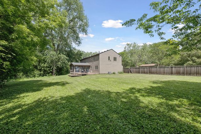 13124 April Lane, Minnetonka, MN 55305