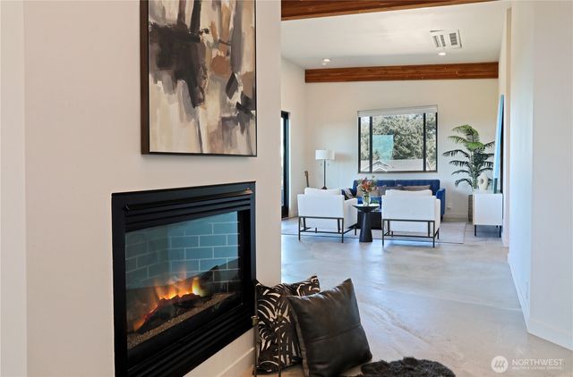 5453 Harborside Lane, Freeland, WA 97249