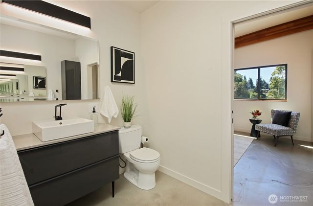 5453 Harborside Lane, Freeland, WA 97249