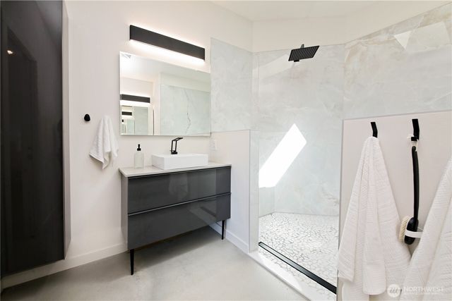 5453 Harborside Lane, Freeland, WA 97249