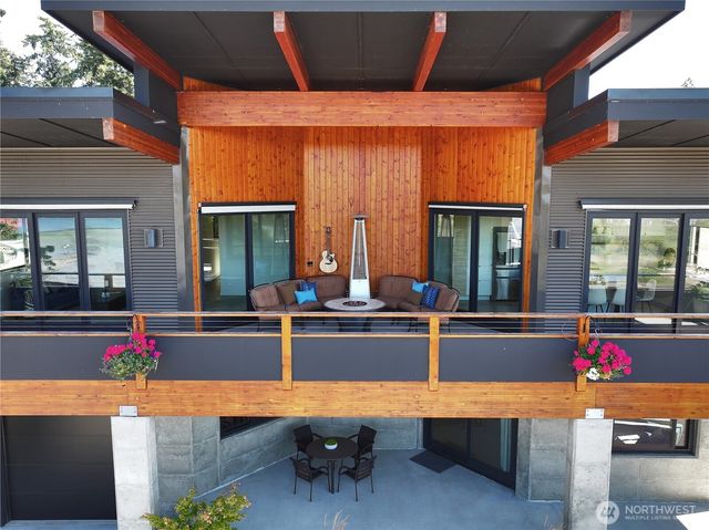 5453 Harborside Lane, Freeland, WA 97249