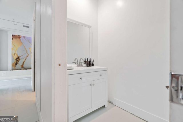 45 Ivan Allen Jr Boulevard 2701, Atlanta, GA 30308