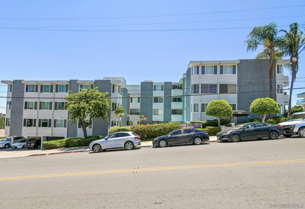 1907 Robinson Ave 304, San Diego, CA 92104 — photo 2