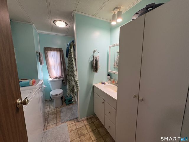 8 Erin Drive, Plainfield, CT 06374