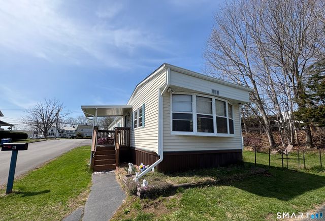 8 Erin Drive, Plainfield, CT 06374