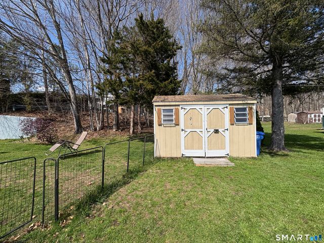 8 Erin Drive, Plainfield, CT 06374