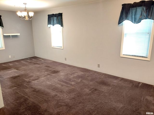 6707 33RD Street, Moline, IL 61265