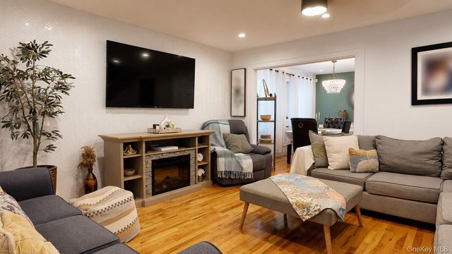 9134 121st Street, Richmond Hill, NY 11418