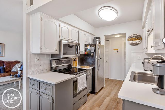 443 Riviera Drive 4, Saint Clair Shores, MI 48080