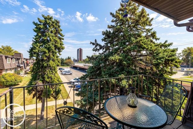 443 Riviera Drive 4, Saint Clair Shores, MI 48080