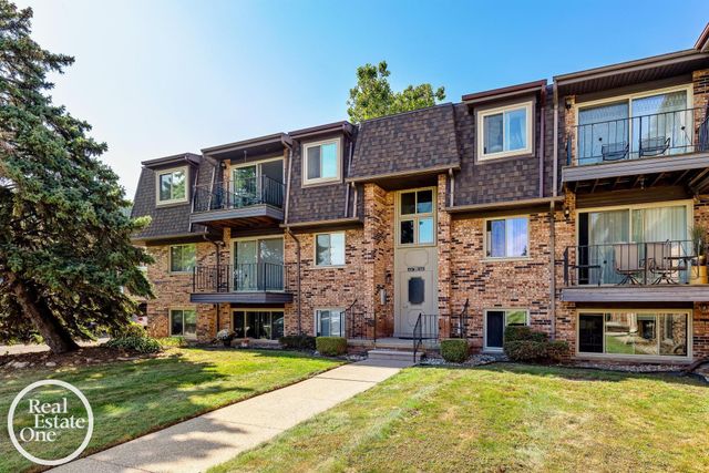 443 Riviera Drive 4, Saint Clair Shores, MI 48080