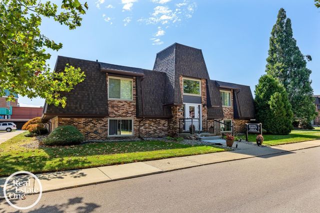 443 Riviera Drive 4, Saint Clair Shores, MI 48080