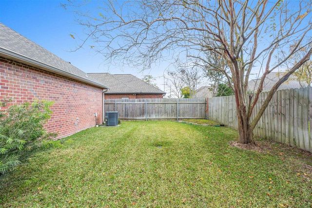 2813 N Locke Point Drive, Lake Charles, LA 70605
