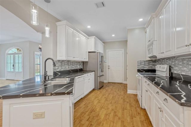 2813 N Locke Point Drive, Lake Charles, LA 70605