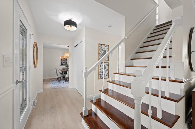 1927 Cliff-Alex COURT N, Waukesha, WI 53189
