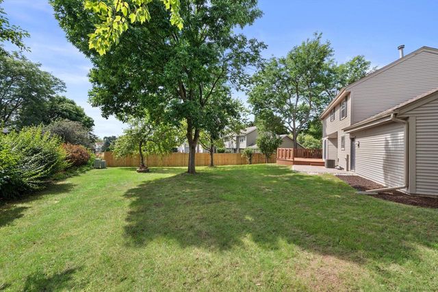 1927 Cliff-Alex COURT N, Waukesha, WI 53189