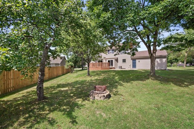 1927 Cliff-Alex COURT N, Waukesha, WI 53189