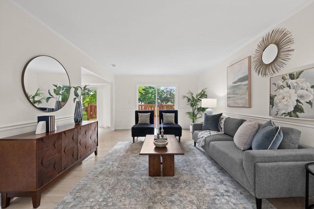 1927 Cliff-Alex COURT N, Waukesha, WI 53189