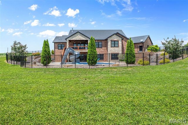 8318 WEST MILL CREEK RD, Troy, IL 62294