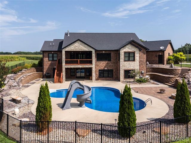 8318 WEST MILL CREEK RD, Troy, IL 62294