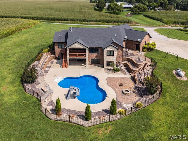 8318 WEST MILL CREEK RD, Troy, IL 62294