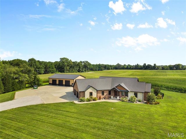 8318 WEST MILL CREEK RD, Troy, IL 62294